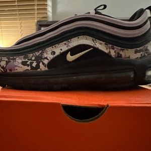 NIKE AIR MAX 97.Women’s size 10.